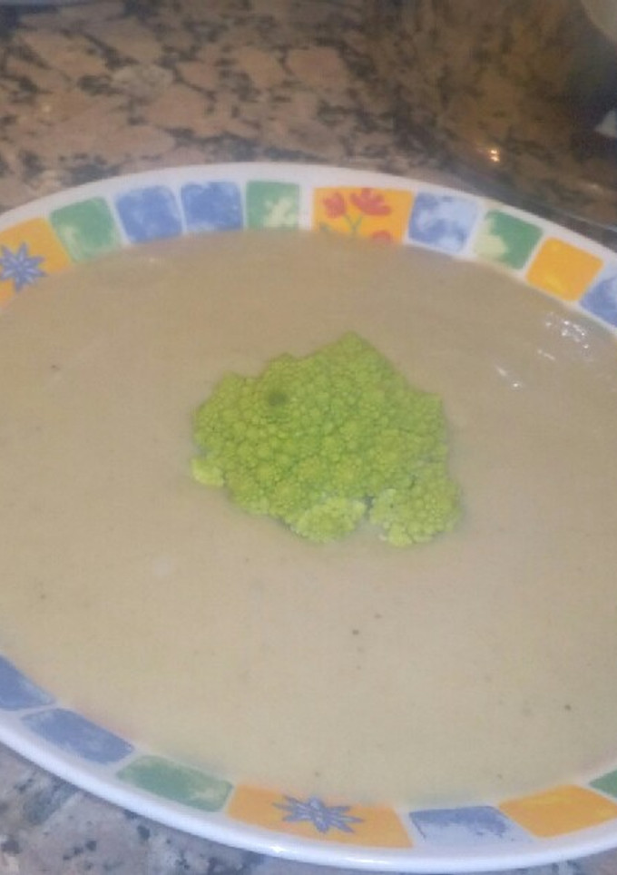 Una foto de Crema de romanesco