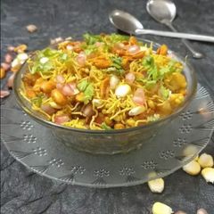 A picture of Bhel (leftover potato).