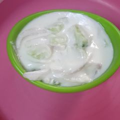 A picture of Cucumber Raita.
