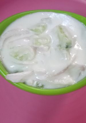 A picture of Cucumber Raita.