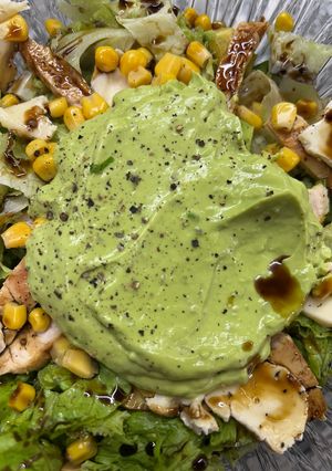 Una foto de Dip/Aderezo de palta para ensaladas 🥑🥗