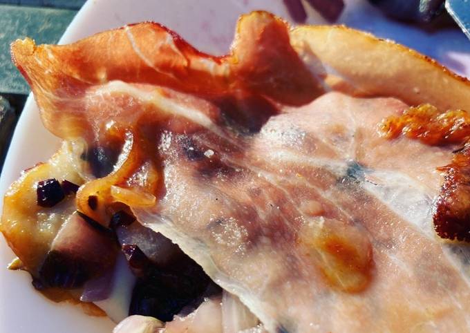 Passaggi a Preparare Fatto in casa PETTI DI POLLO CON RADICCHIO, SCAMORZA AFFUMICATA E SPECK