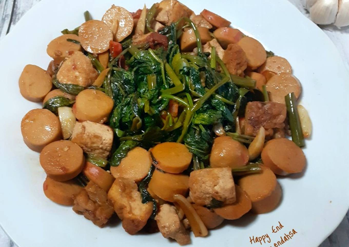 Sosis kangkung goreng