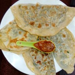 A picture of Afghani bolani paratha.