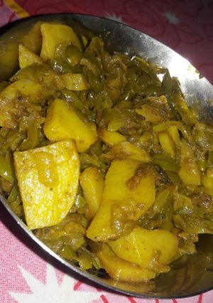 A picture of Aloo shimla mirch ki sabji without tomato.