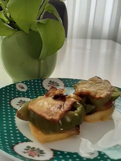 عکسی از دستور خوراک گوجه بادمجان و سیب زمینی