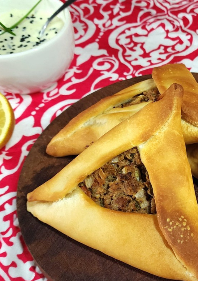 Una foto de 🔥 Fatay, empanadas árabes 🔥Masa casera. #Cebolladeverdeo es la controversia 😂