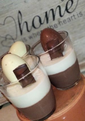 Una foto de Copa de chocolate en vaso