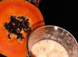Una foto de Licuado de papaya y avena