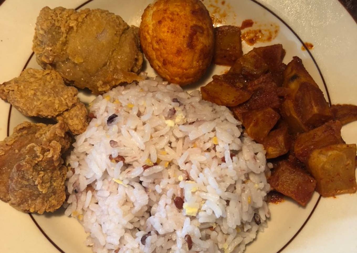 Bumbu desaku sambal goreng kentang + telur