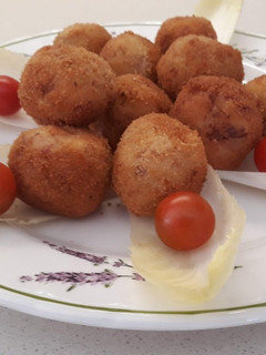 Una foto de Croquetas de embutidos