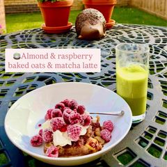 A picture of Raspberry and Almond Baked Oats.