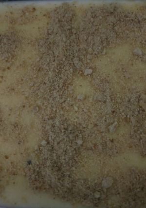 A picture of Vanilla custard with Marie biscuits.