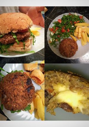 Una foto de Hamburguesa veggie de lenteja con corazón de queso 😍