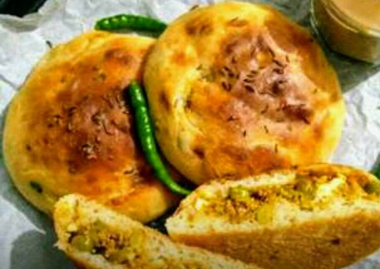 Simple Way to Prepare Any-night-of-the-week Stuffed matar paneer buns