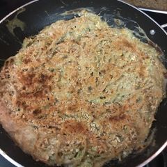Spaghetti with zucchini and garlic sauce A picture of Spaghetti with zucchini and garlic sauce.