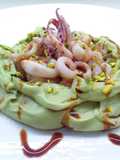 Calamari con guacamole, pistacchi e aceto balsamico
