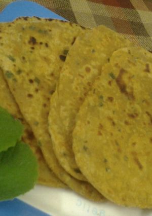 A picture of Carrot and Carrom Paratha.