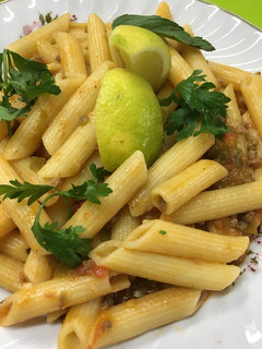 A picture of Rigate pasta with minced meat.