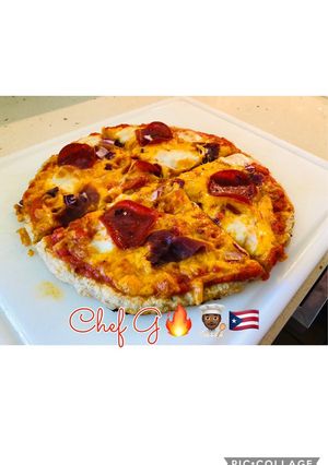 Una foto de Tuna pizza crust