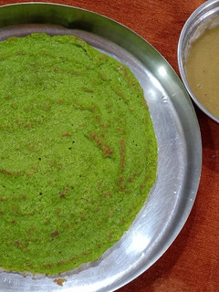 મગ ની દાળ ના પુડલા (Moong Dal Pudla Recipe In Gujarati) રેસીપી મુખ્ય ફોટો