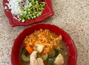 Una foto de Caldo de Pollo