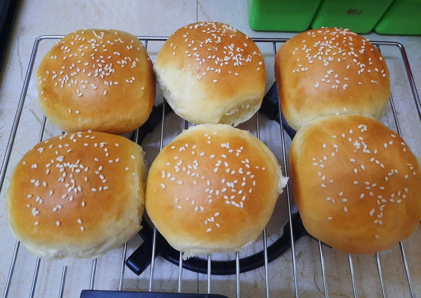 Burger bun (straight dough method)