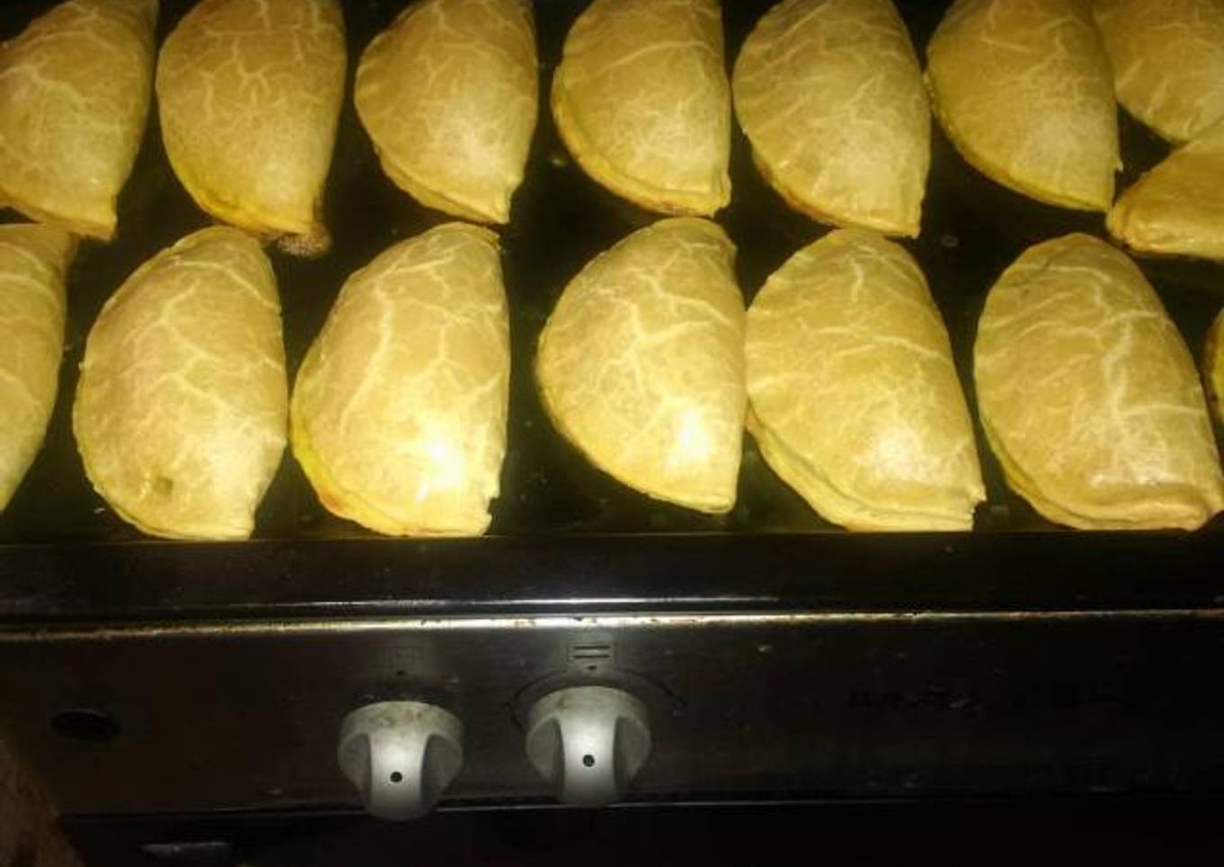 Meat pie baking