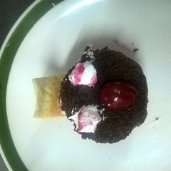 A picture of Bat cup cake.