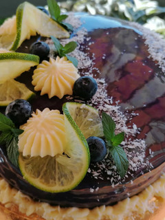 Foto di Torta al cocco, lime e mirtillo