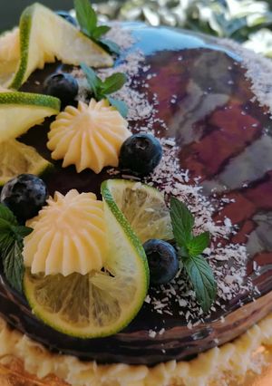 Foto di Torta al cocco, lime e mirtillo