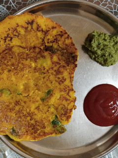 મકાઈ લોટ ના પૂડલા(makai lot na pudla recipe in Gujarati) રેસીપી મુખ્ય ફોટો