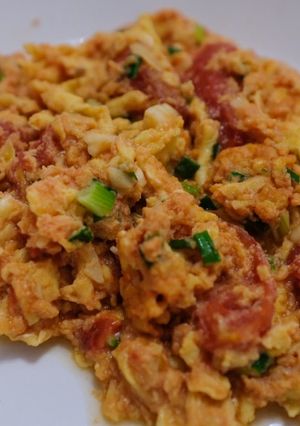 A picture of Chinese Tomato Scrambled Egg.