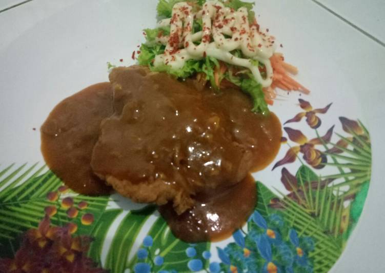 Chicken steak with brown sauce