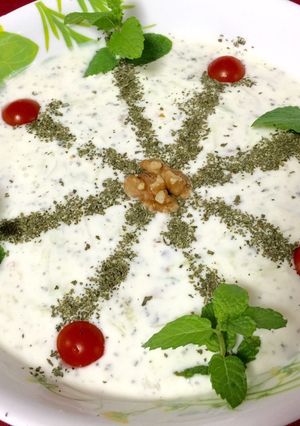 A picture of Iranian Cucumber Yogurt Salad.