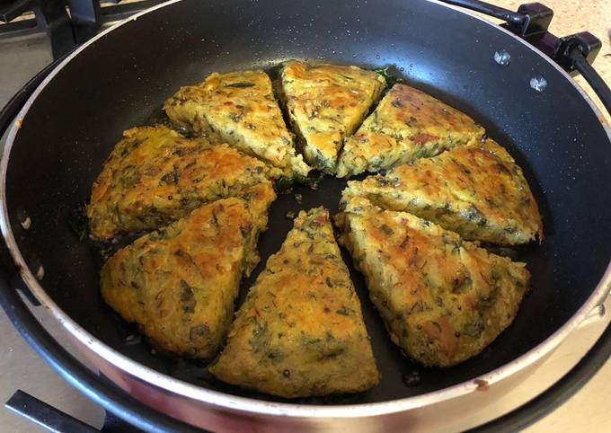 Fenugreek and potato dhokla