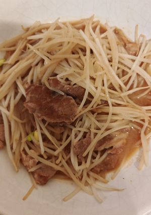 銀芽炒肉片 的食譜成品照片