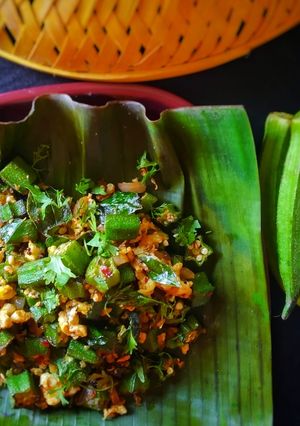 A picture of Eggs & Okra/Bhindi Stir Fry.