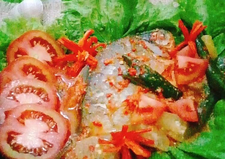 Kiat-kiat memasak Ikan Bawal Kuah Belimbing Besi enak