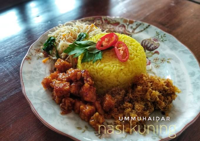 Nasi kuning gurih enak