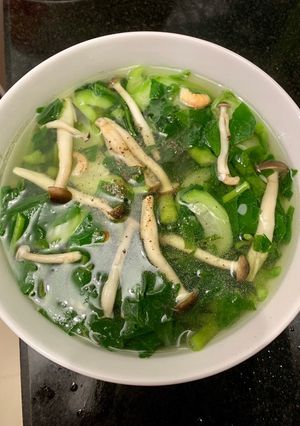 Hình của món Canh mướp mồng tơi nấm linh chi.