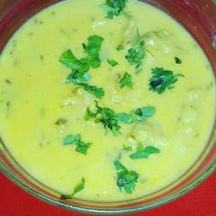 A picture of Rice dumpling in gravy.