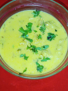 A picture of Rice dumpling in gravy.
