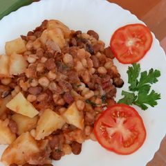A picture of Githeri x potatoes.