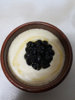 Una foto de Crema de coliflor con aceitunas negras