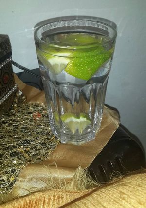 صورة لوصفة ماء مع الليمون