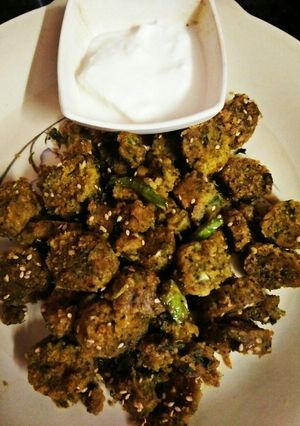 સુવાભાજી અને મેથી ભાજી ના મુઠિયાં (Suva Bhaji Methi Bhaji Muthia Recipe In Gujarati) રેસીપી મુખ્ય ફોટો