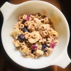 Berry Delicious Saba Cream Cheese Cheerios 🤪 / cereal A picture of Berry Delicious Saba Cream Cheese Cheerios 🤪 / cereal.