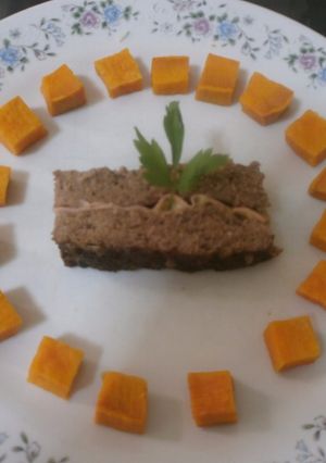 Una foto de Pastel relleno de carne picada al microondas