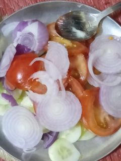 सलाद (salad recipe in hindi) रेसिपी मुख्य फोटो